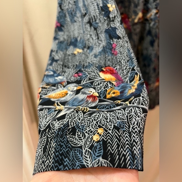 ⚫️ BOGO Alex Colman summer bird lightweight shirt size medium - Picture 2 of 6